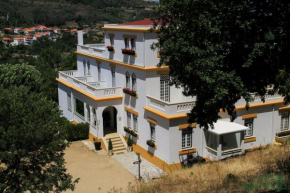 Отель Camping Lamego Douro Valley  Ламегу